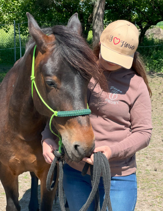 Czapka z daszkiem I love horses
