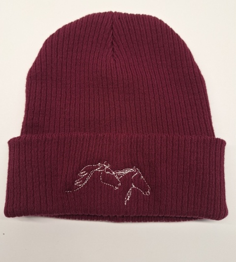 Czapka zimowa z haftem linearnym 2 konie